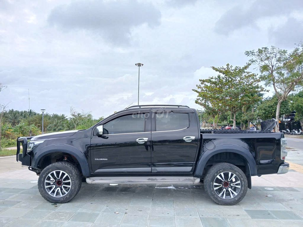 Chevrolet Colorado 2017 High Country Đen. Mua bán Ô tô tại Quận Cẩm Lệ Đà Nẵng được đăng bởi Chị Dung hình 5