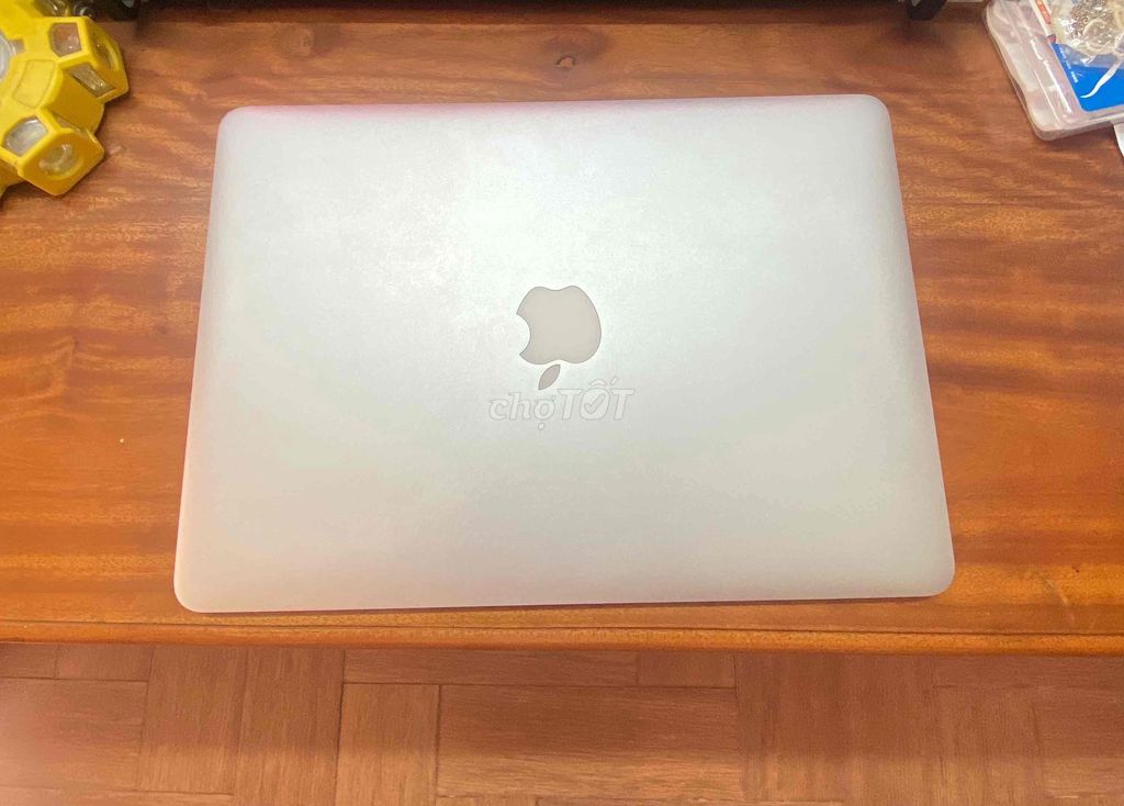 Macbook air 2015 màn hình 13” mới 90%. Mua bán Laptop tại Quận Tây Hồ Hà Nội được đăng bởi Đỗ Thế Dương  hình 1
