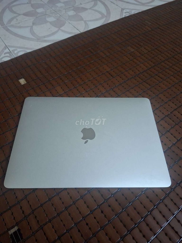 Apple MacBook Air 2019 i5 13 inch 8GB. Mua bán Laptop tại Thành phố Phúc Yên Vĩnh Phúc được đăng bởi Phương hình 1