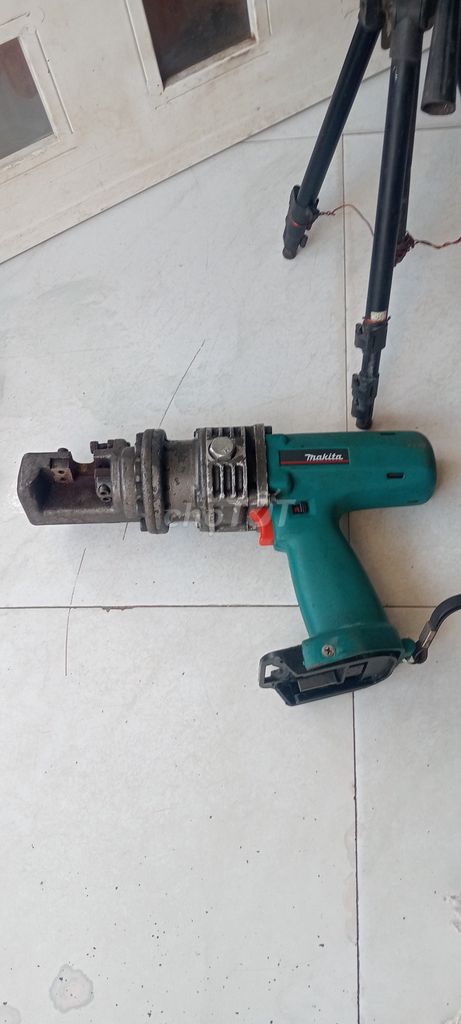 Máy cắt sắt thủy lực Makita 14li. Mua bán Đồ chuyên dụng, Giống nuôi trồng tại Quận Ninh Kiều Cần Thơ được đăng bởi chuyên đồ bãi Nhật điện 100v hình 1
