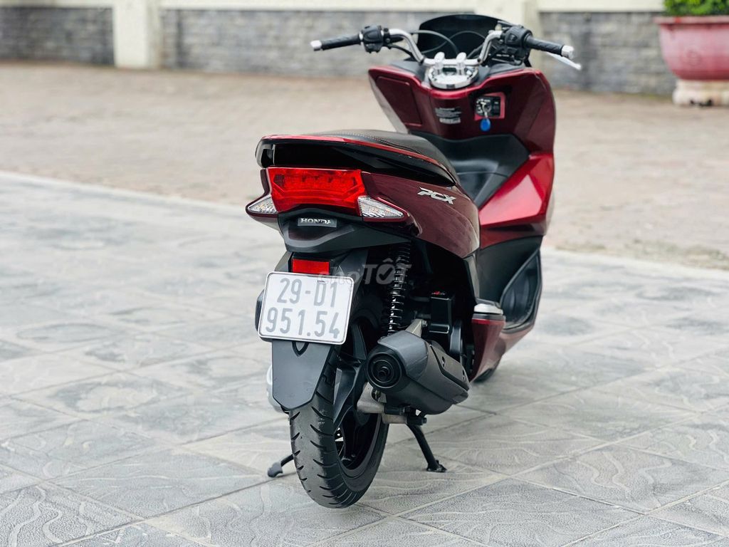 HONDA PCX ĐỎ ĐỜI MỚI 2018 BIỂN 29 CHÍNH CHỦ. Mua bán Xe máy tại Quận Nam Từ Liêm Hà Nội được đăng bởi Hoàng Lan hình 5