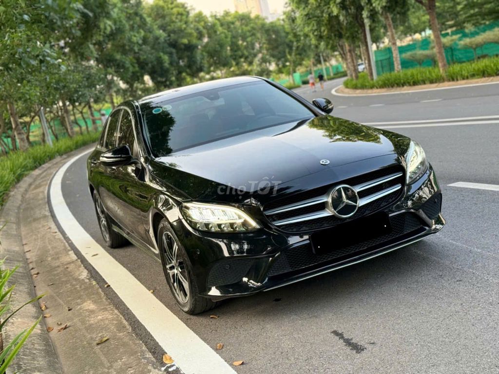 Mercedes Benz 2020 C180 - 50000 km. Mua bán Ô tô tại Quận Thanh Xuân Hà Nội được đăng bởi Nguyễn Tuấn Hoàng hình 5