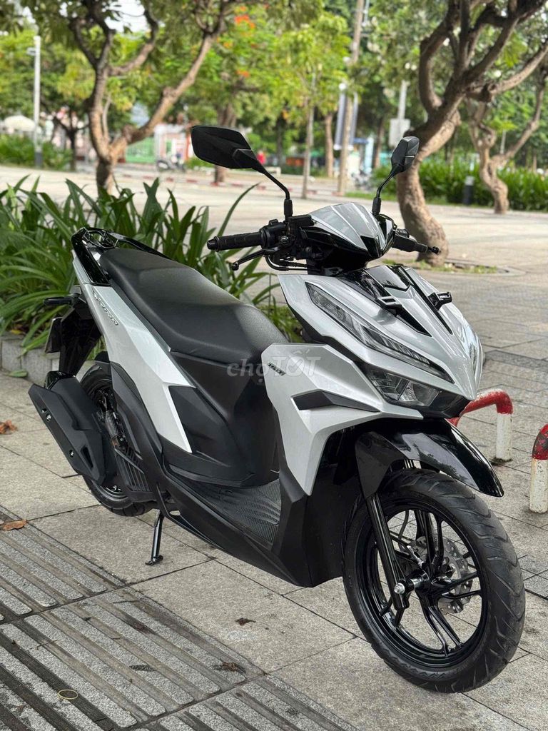 Honda Vario 125 Smartkey 2024 Сребро Индонезия ПТС