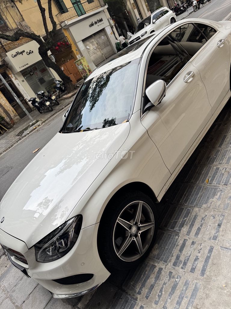 Mercedes Benz C Class 2016 C300 AMG - 50000 km. Mua bán Ô tô tại Quận Hai Bà Trưng Hà Nội được đăng bởi Mimi Nguyen hình 1