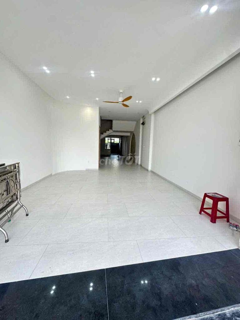Аренда · Lakeside Palace · 5 комн. · 125 м² · Quận Liên Chiểu, ул. Số 5