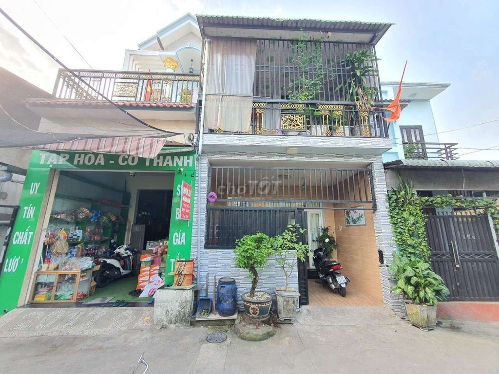 Nhà phố ngay chợ Xóm Nghèo, gần KCN Sóng Thần ngã 4 Đồi Mồi, 805 Dĩ An