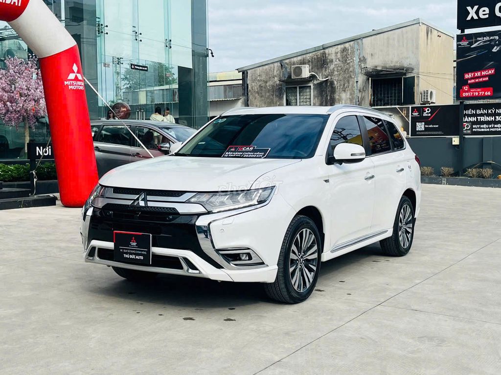 Mitsubishi Outlander Premium 2022 - Odo 36.227 km