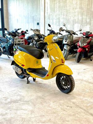 Vespa Sprint 125 đăng kí 2021 chạy ít. Mua bán Xe máy tại Thành phố Thủ Đức Tp Hồ Chí Minh được đăng bởi iMotorbike Khang