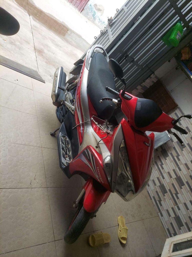 càn bán xe Honda Air Blade 2011 màu Đỏ bạc. Mua bán Xe máy tại Huyện Bình Chánh Tp Hồ Chí Minh được đăng bởi buithanhhau hình 4
