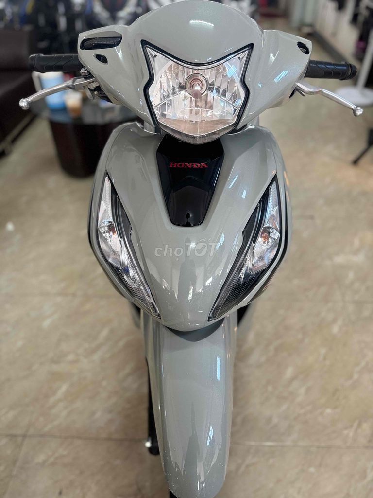 vision bản thể thao. Mua bán Xe máy tại Thành phố Buôn Ma Thuột Đắk Lắk được đăng bởi ĐàM tý hình 1