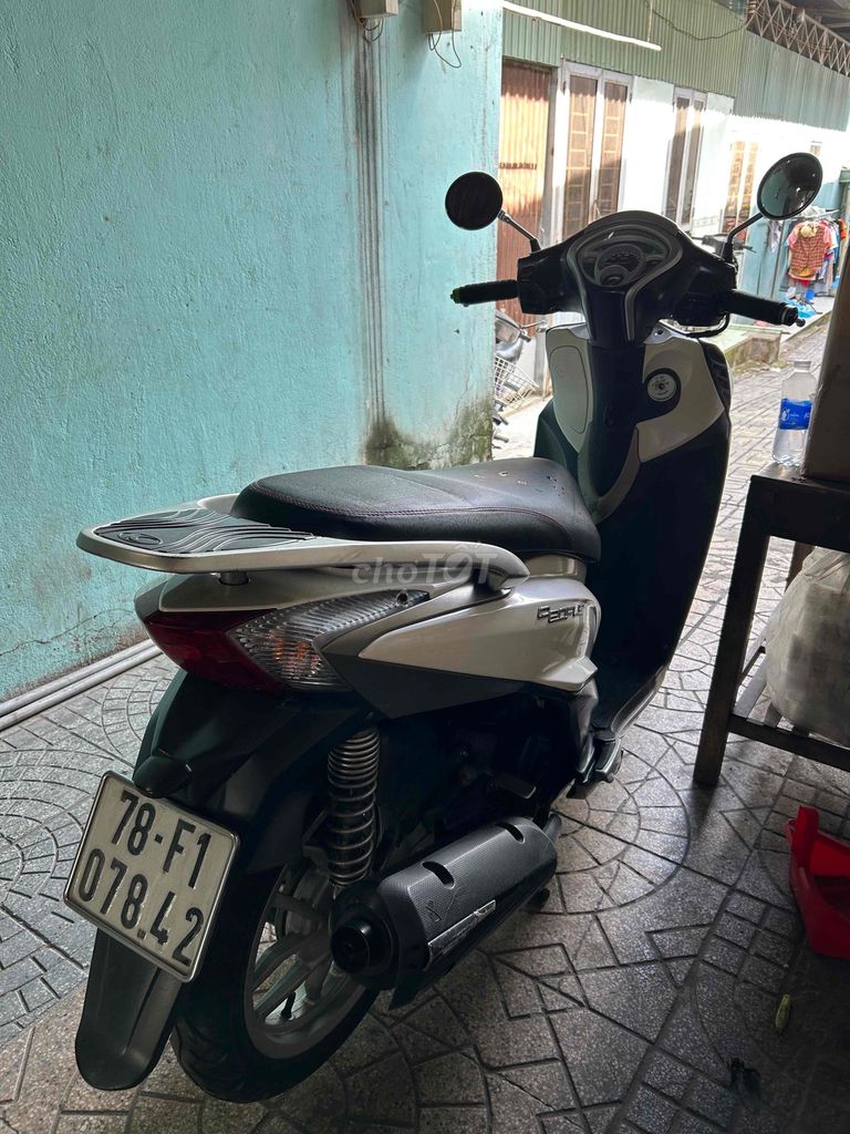 Скутер Kymco People 16 Fi 125cc белый, в отличном состоянии