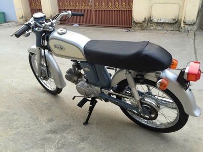 Honda CD50S chính chủ đẹp 99%, đăng ký năm 2015. Mua bán Xe máy tại Quận Long Biên Hà Nội được đăng bởi hung nguyen