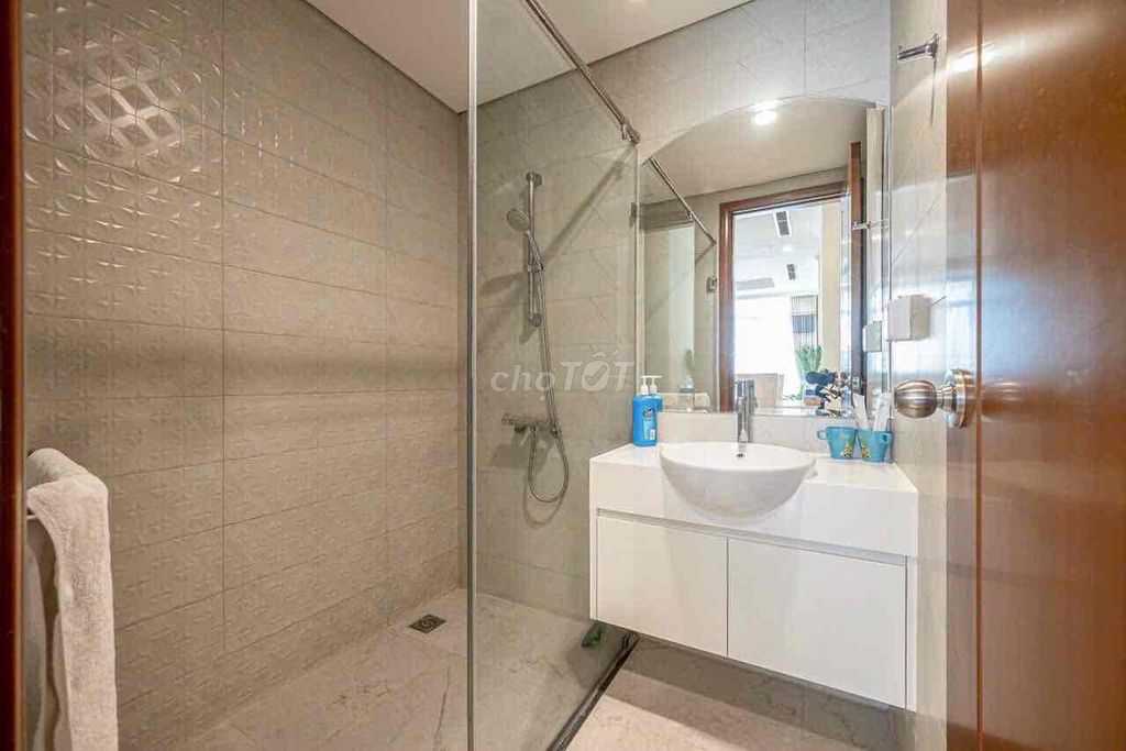 Căn hộ 2PN2WC cần cho thuê đầy đủ nội thất. Vinhomes Central Park