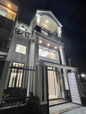 Nhà Biệt thự nhỏ mới nội thất cao cấp 84m2, 3 phòng ngủ. Đông Thạnh. Mua bán nhà ở tại Huyện Hóc Môn Tp Hồ Chí Minh được đăng bởi Nguyễn Đức
