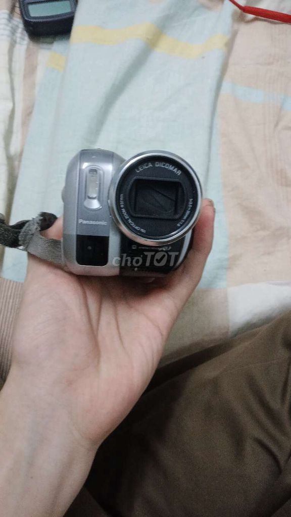 Máy quay phim Panasonic NV-GS300 Bạc. Mua bán Máy ảnh, Máy quay tại Quận Hải Châu Đà Nẵng được đăng bởi Vinh tiến Đoàn hình 1