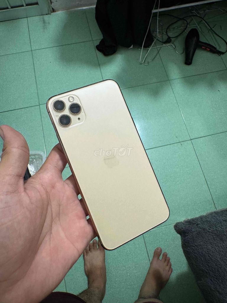 Apple iPhone 11 Pro Max 256GB Vàng. Mua bán Điện thoại tại Thành phố Thủ Dầu Một Bình Dương được đăng bởi huy nhỏ hình 1