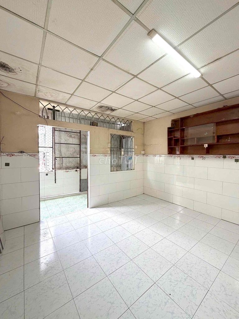 Chính chủ cho thuê nhà Tân Phú - ở ngay - 2 Tầng sát mt - dtsd 50m2