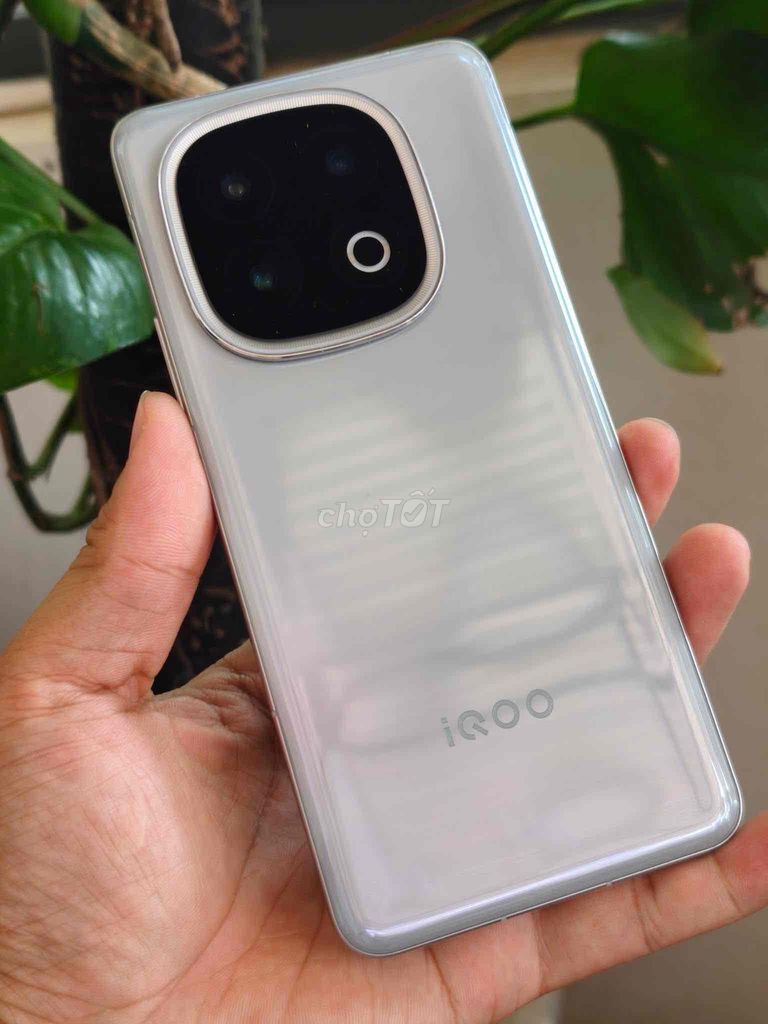Flaship iqoo 13 Ram 12/256GB Snap 8 elite Màn 144h. Mua bán Điện thoại tại Thành phố Buôn Ma Thuột Đắk Lắk được đăng bởi Xuân Tr hình 1