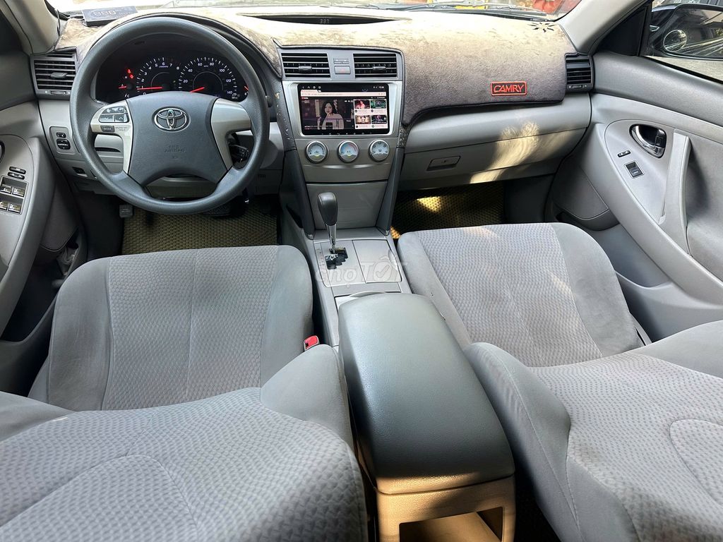 Toyota Camry 2010 LE 2.5 - 126000 km