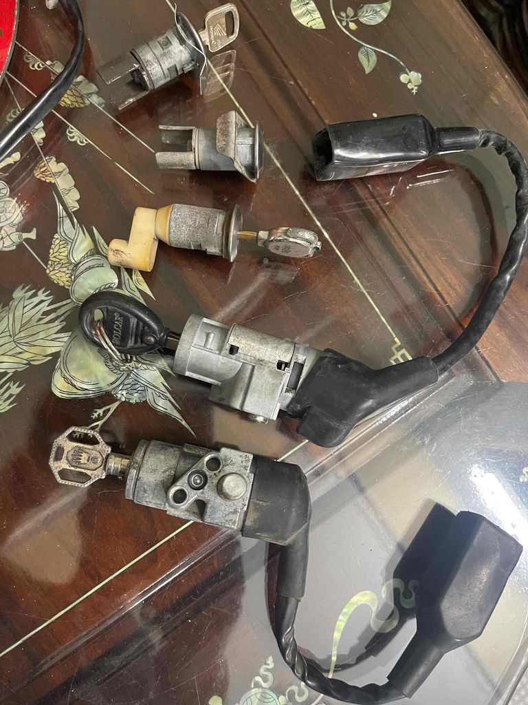 ổ khoá xe wave. Dream. ab. future Neo. Mua bán Phụ tùng xe tại Thành phố Thủ Đức Tp Hồ Chí Minh được đăng bởi lam duy hình 1