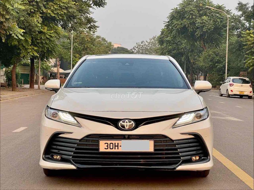 Toyota Camry 2022 2.5 Q - 43000 km. Mua bán Ô tô tại Quận Long Biên Hà Nội được đăng bởi Trang Gala hình 1