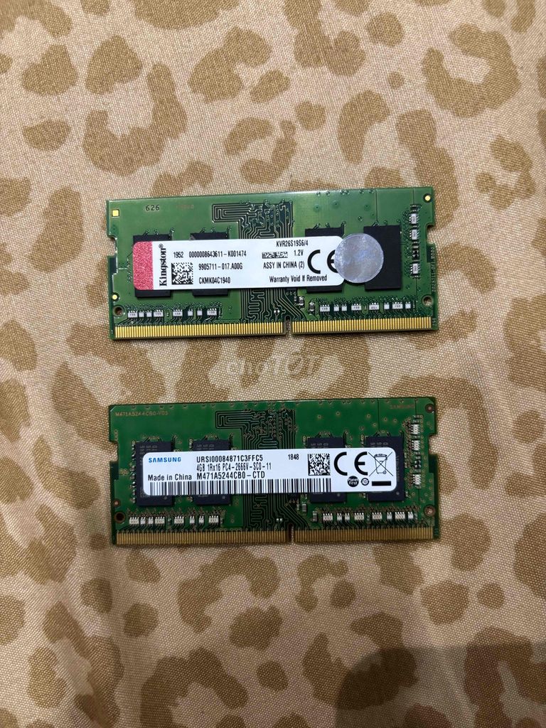 em cần bán 2 thanh ram 4GB DDR4