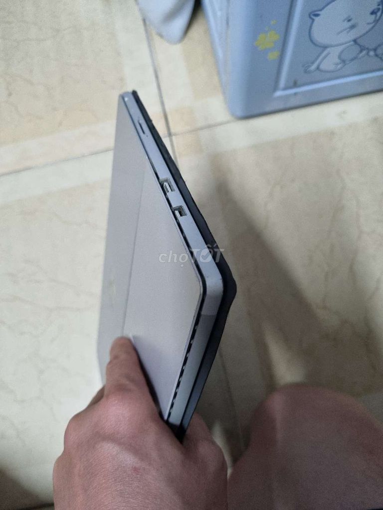 Surface Pro 5 i5 8GB/256GB màn 2k. Mua bán Laptop tại Quận Nam Từ Liêm Hà Nội được đăng bởi Samson hình 1