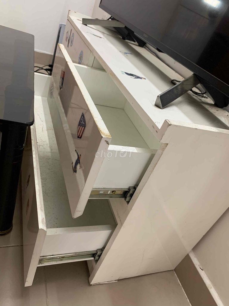 Kệ tivi, tủ TV gỗ trắng hiện đại. Mua bán Tủ, kệ gia đình tại Thành phố Thủ Dầu Một Bình Dương được đăng bởi Hoang Lac Nguyen Le hình 1