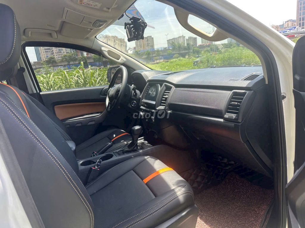 Ford Ranger XLS 2018 số tự động màu trắng. Mua bán Ô tô tại Huyện An Dương Hải Phòng được đăng bởi Dương Khang hình 4