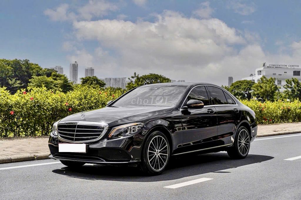 Mercedes C200 Exclusive 2019 - sang trọng lịch lãm. Mua bán Ô tô tại Quận Gò Vấp Tp Hồ Chí Minh được đăng bởi Trường Nguyễn Xe Sang hình 3