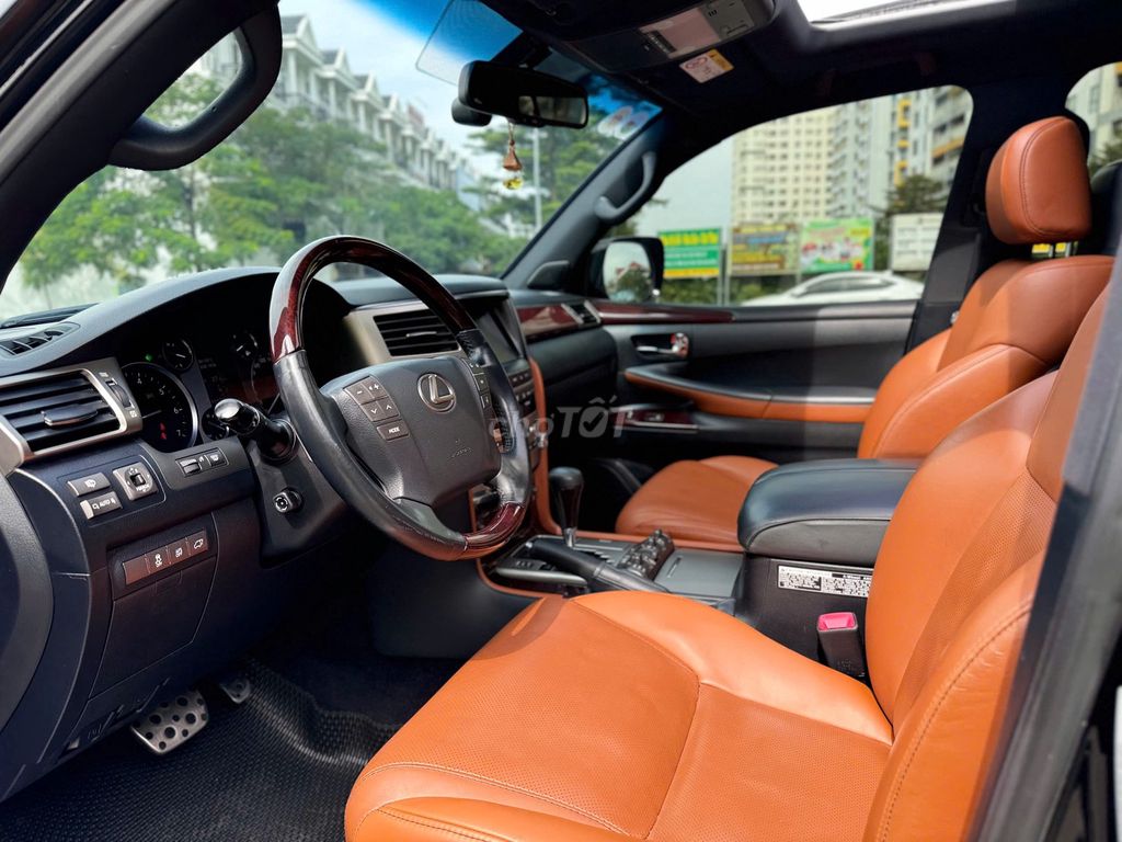 Lexus Lx570 2015 photo 2