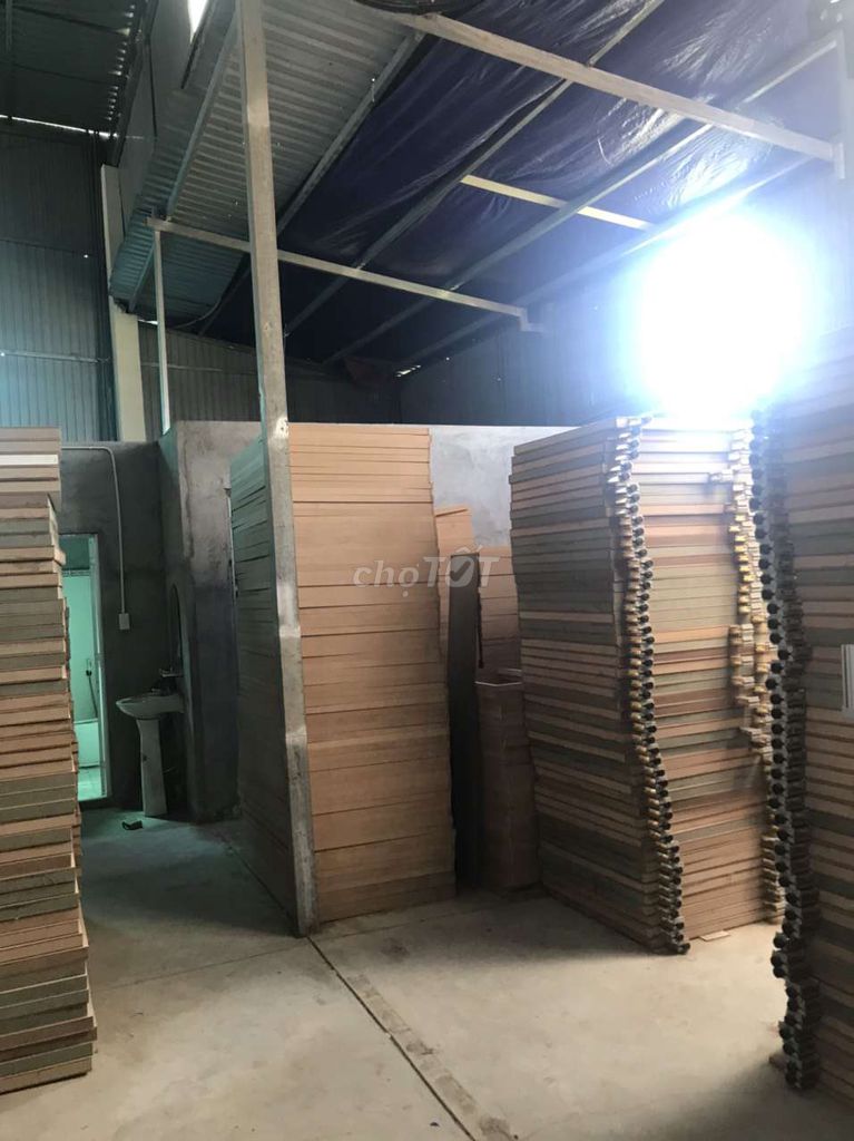 Xưởng 320m2. Giáp Q12