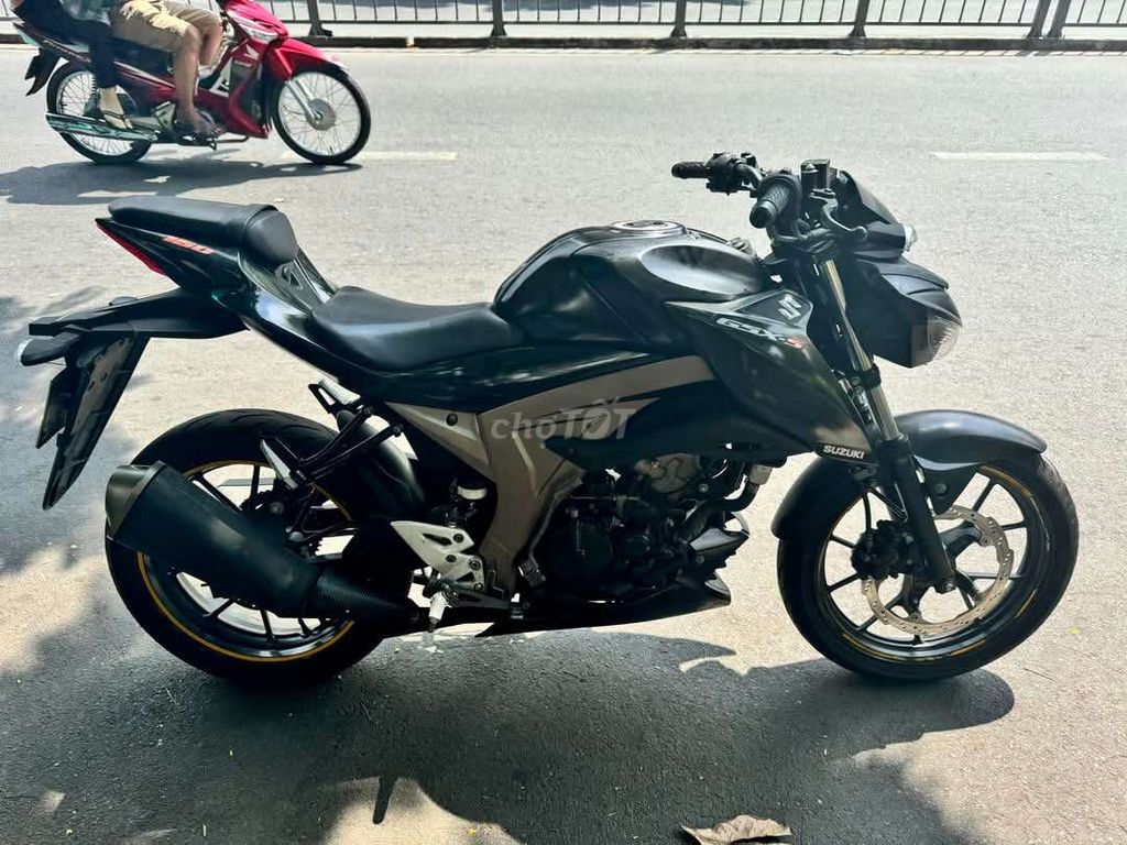 Suzuki GSX150s bs49