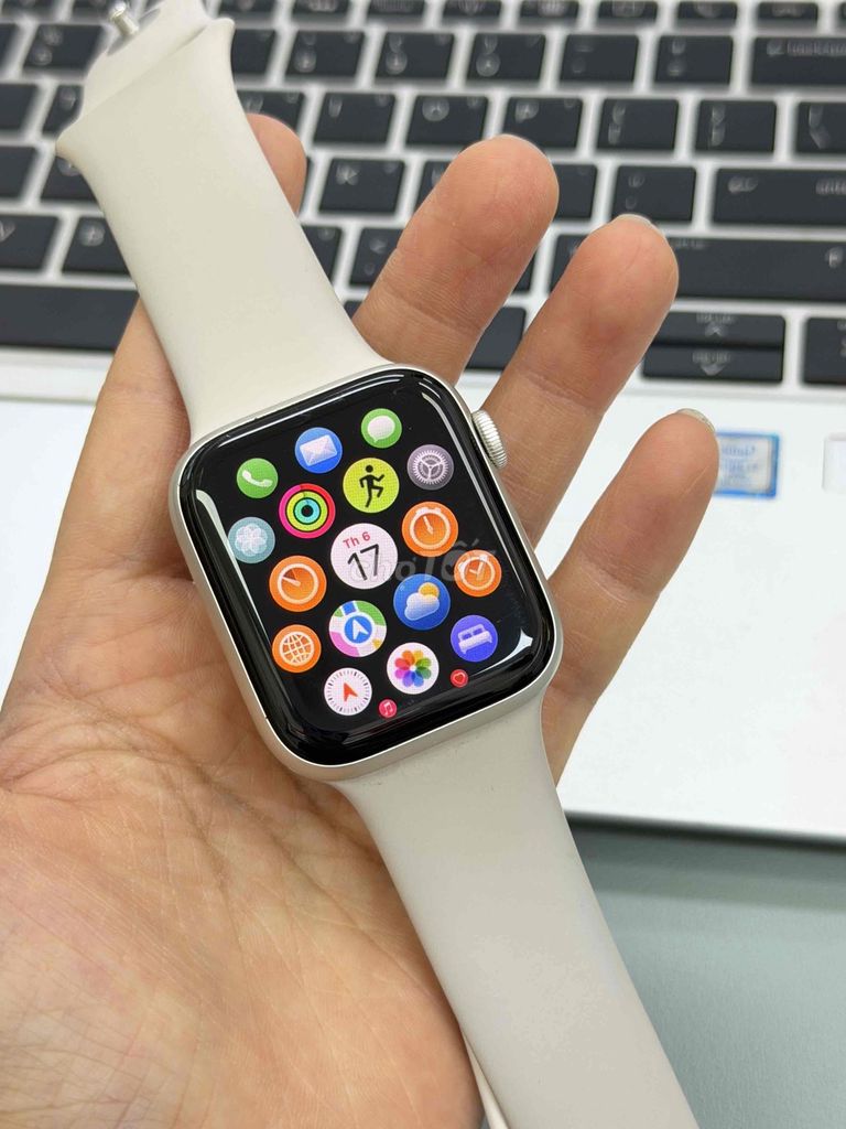 🍎 𝐀𝐩𝐩𝐥𝐞 𝐖𝐚𝐭𝐜𝐡 𝐒𝐄 𝐆𝐞𝐧 𝟐 𝐆𝐏𝐒 𝟒𝟒𝐦𝐦 – 𝐒𝐀𝐋𝐄 𝐆𝐈𝐀́ 𝐓𝐎̂́𝐓👇. Mua bán Thiết bị đeo thông minh tại Quận Hải An Hải Phòng được đăng bởi Phạm Huyền Hoàng Dũng Mobile  hình 1