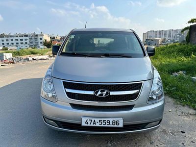 Hyundai Starex 9 chỗ Dầu Bạc 2014 máy zin