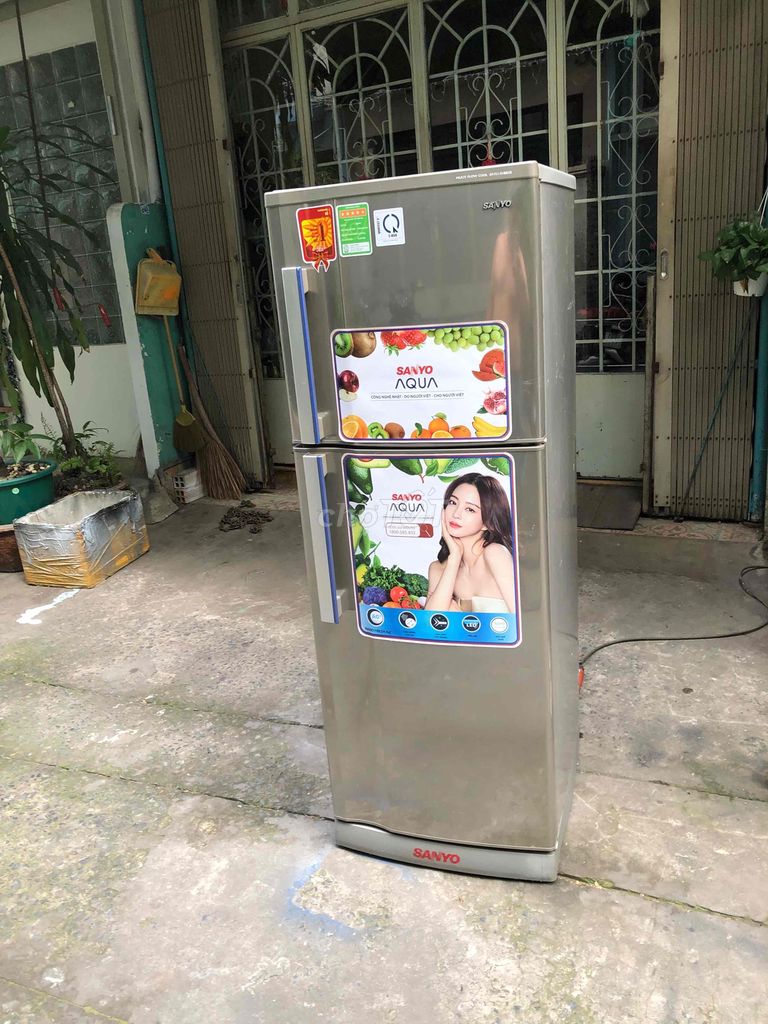 Tủ lạnh Sanzo 200 l đang dùng rất tốt bao tét