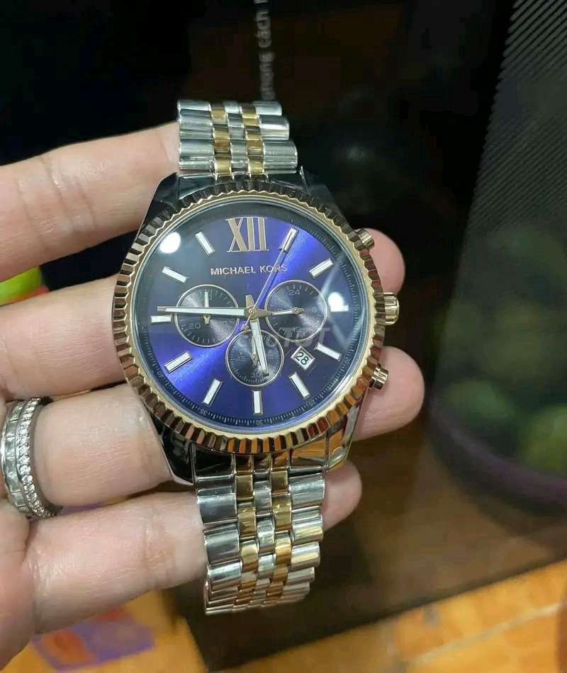 Michael Kors MK 8412 43mm Bạc Vàng Đồng. Mua bán Đồng hồ tại Thành phố Trà Vinh Trà Vinh được đăng bởi ken ken hình 1