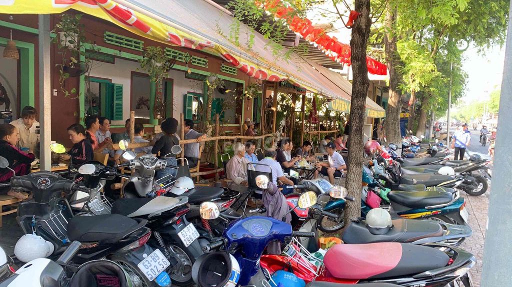 Cần sang nhượng quán cafe giá 400 triệu đã bao gồm cọc 56.000.000vnd