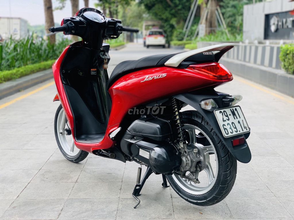 Yamaha Janus 125fi красная номер 29 оригинальный мотоцикл