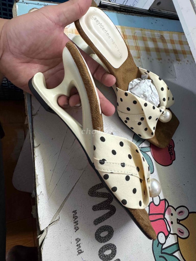 Guốc Nữ Leeyidari Trắng Chấm Bi Vải 7cm 35. Mua bán Giày dép tại Quận 12 Tp Hồ Chí Minh được đăng bởi tiểu vy hình 1