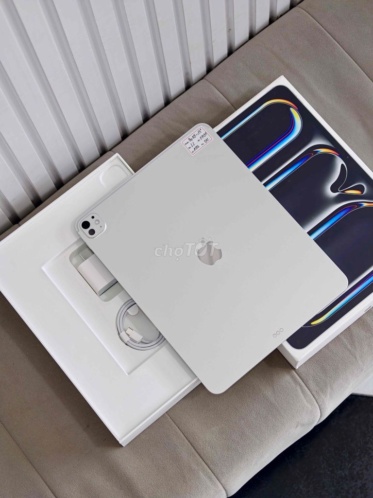 iPad Pro M5 13inch 256GB Fullbox như mới. Mua bán Máy tính bảng tại Quận Đống Đa Hà Nội được đăng bởi Lâm Bảo Tuyên hình 1