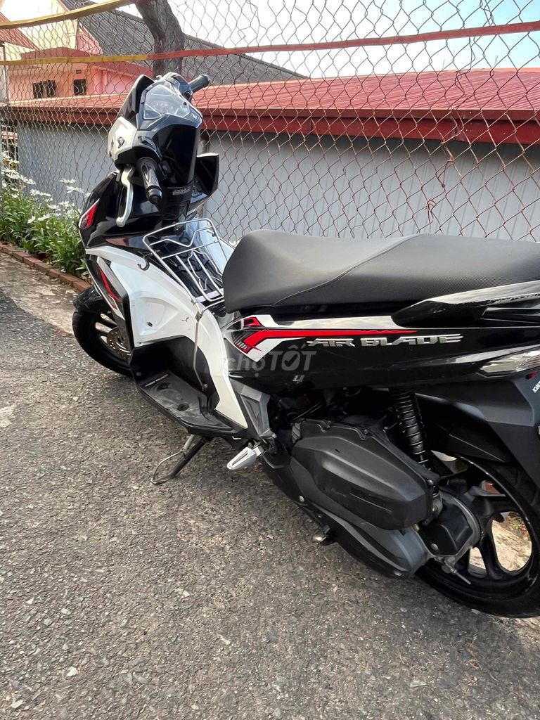 Honda Air Blade 2019 Đen trắng. Mua bán Xe máy tại Thành phố Đà Lạt Lâm Đồng được đăng bởi Thủy tiên  hình 5