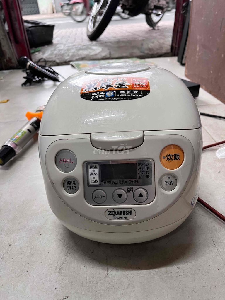 Nồi cơm điện Zojirushi NS-WF10 1L. Mua bán Bếp, lò, đồ điện nhà bếp tại Quận Phú Nhuận Tp Hồ Chí Minh được đăng bởi Bông Lee hình 1