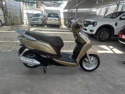 Honda lead 125 Fi màu vàng đồng đời 2017 bstp