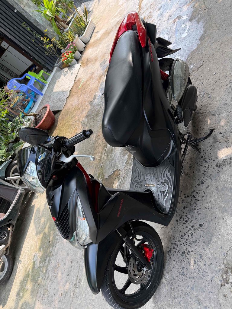 Honda Vision 2017 Đen Đỏ. Mua bán Xe máy tại Huyện Hóc Môn Tp Hồ Chí Minh được đăng bởi Hoàng Anh Tuấn hình 3