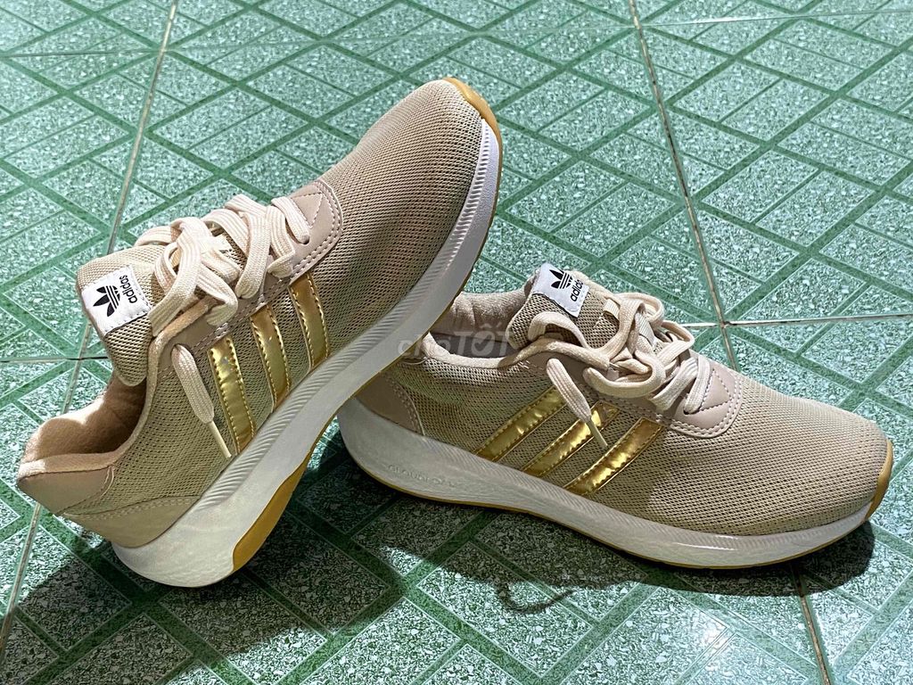 Giày Cty thanh lý  Adidas Nam Kem size 42. Mua bán Giày dép tại Huyện Hóc Môn Tp Hồ Chí Minh được đăng bởi Quang Huy hình 1