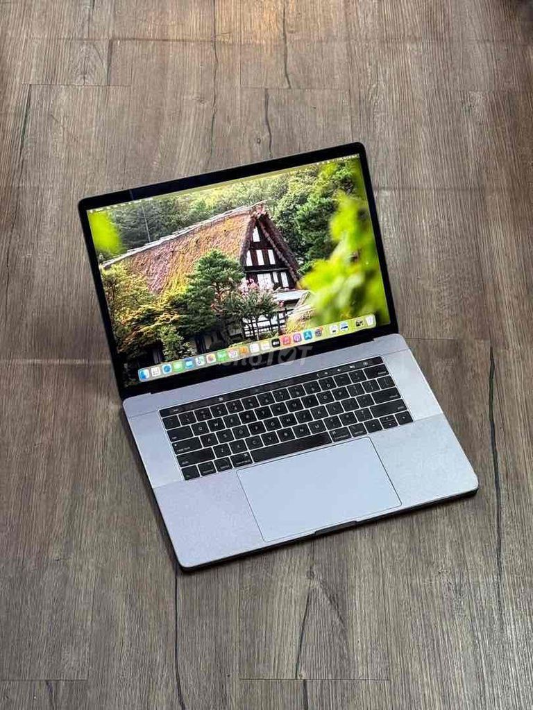 Macbook Pro 2019 Core i7 15' 16GB/512GB sạch. Mua bán Laptop tại Quận 10 Tp Hồ Chí Minh được đăng bởi APPLE 2HAND hình 1