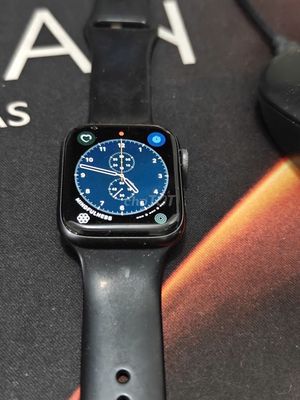 Apple Watch Series 5 44mm ,tróc sơn ,Pin Tốt. Mua bán Thiết bị đeo thông minh tại Quận 4 Tp Hồ Chí Minh được đăng bởi Linh
