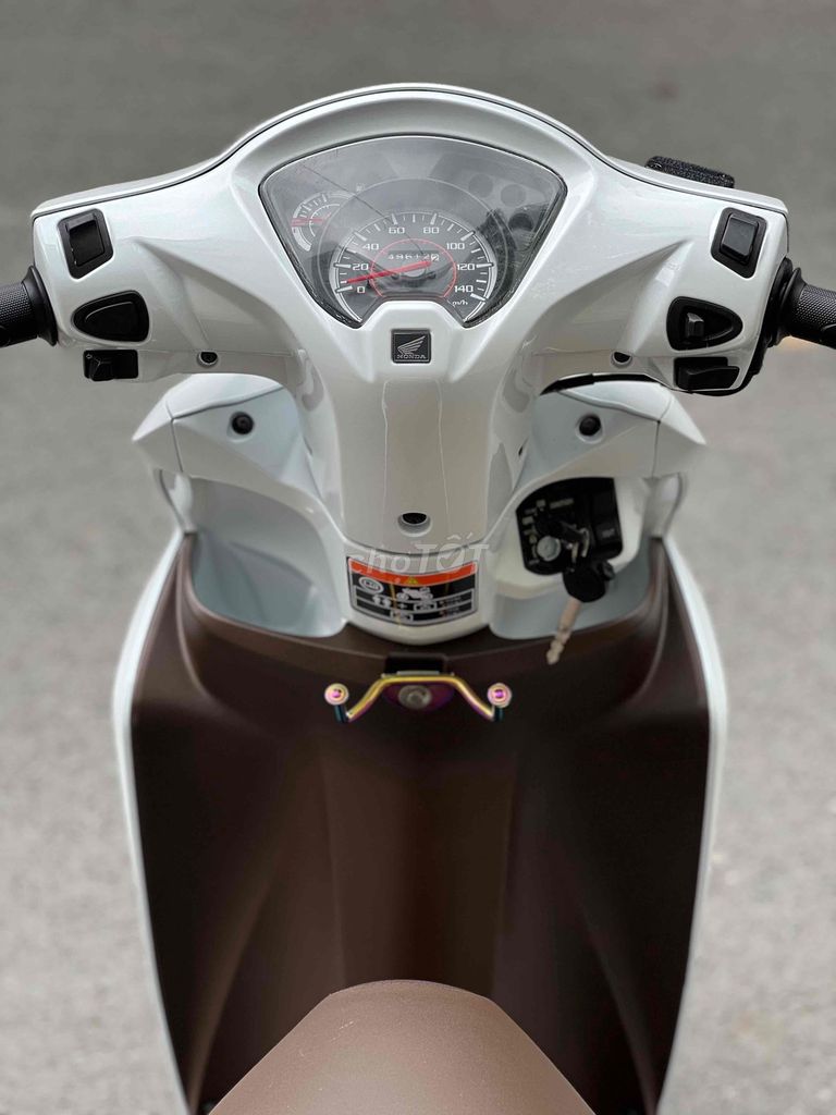 Honda Vision 2017 Trắng Nâu. Mua bán Xe máy tại Quận Ô Môn Cần Thơ được đăng bởi Huỳnh Thắng hình 5