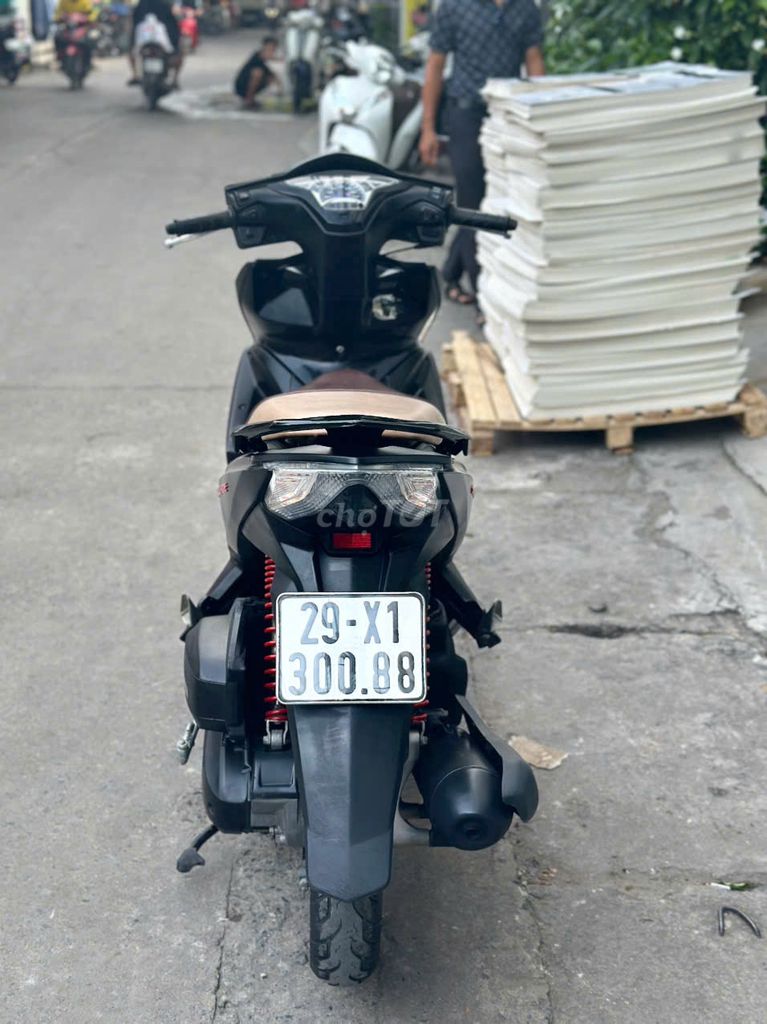 Honda Airblade 2015 zin chất. Mua bán Xe máy tại Quận Bắc Từ Liêm Hà Nội được đăng bởi E Hằng hình 4